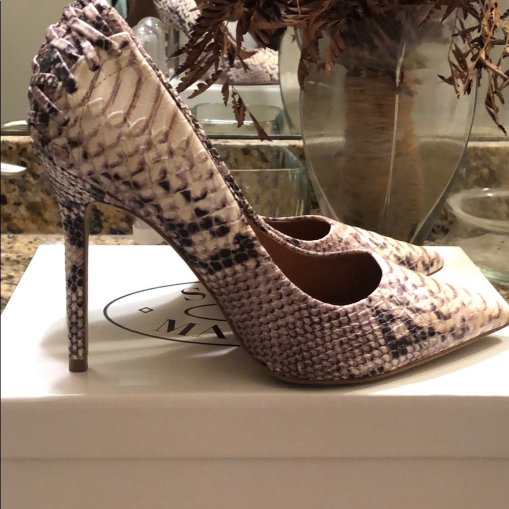 Steve Madden natural snake pumps size 8